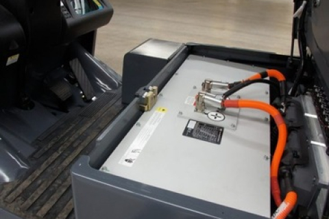 So sánh ắc quy xe nâng Chì axit và ắc quy Lithium ion